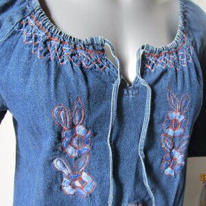 Boho scoop neck denim blouse with embroidery and drawstrings. No maker Size M